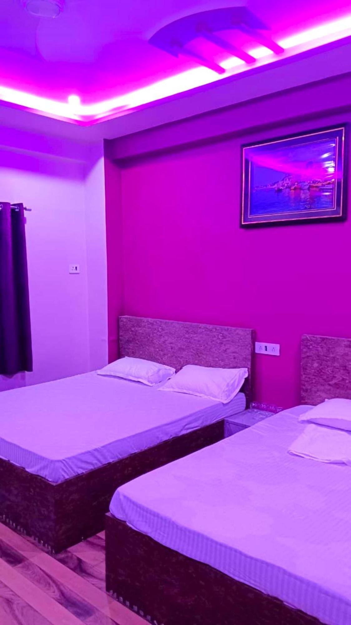 Hotel Kashi Inn Raj Ghat พาราณสี ภายนอก รูปภาพ