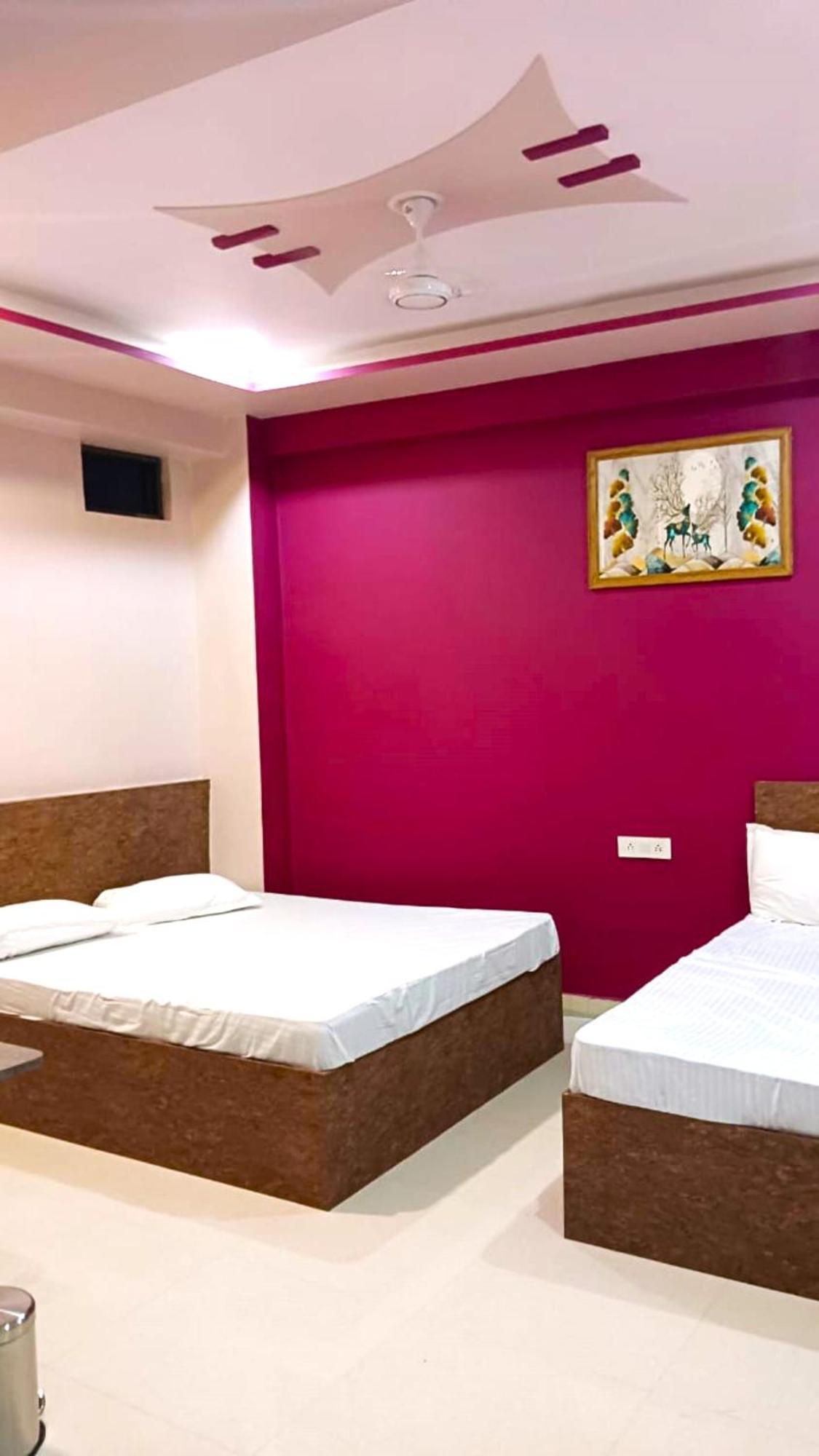 Hotel Kashi Inn Raj Ghat พาราณสี ภายนอก รูปภาพ