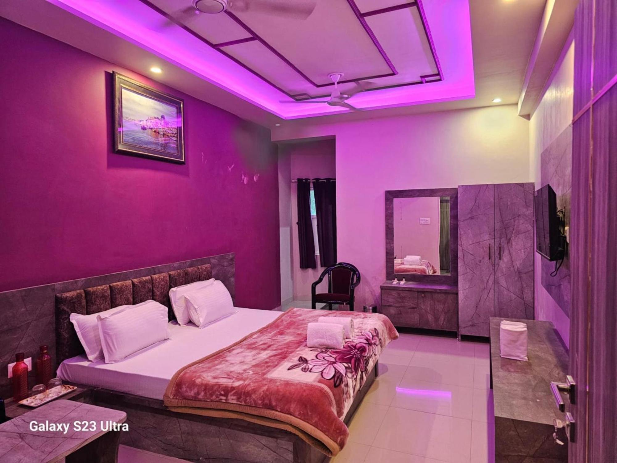 Hotel Kashi Inn Raj Ghat พาราณสี ภายนอก รูปภาพ