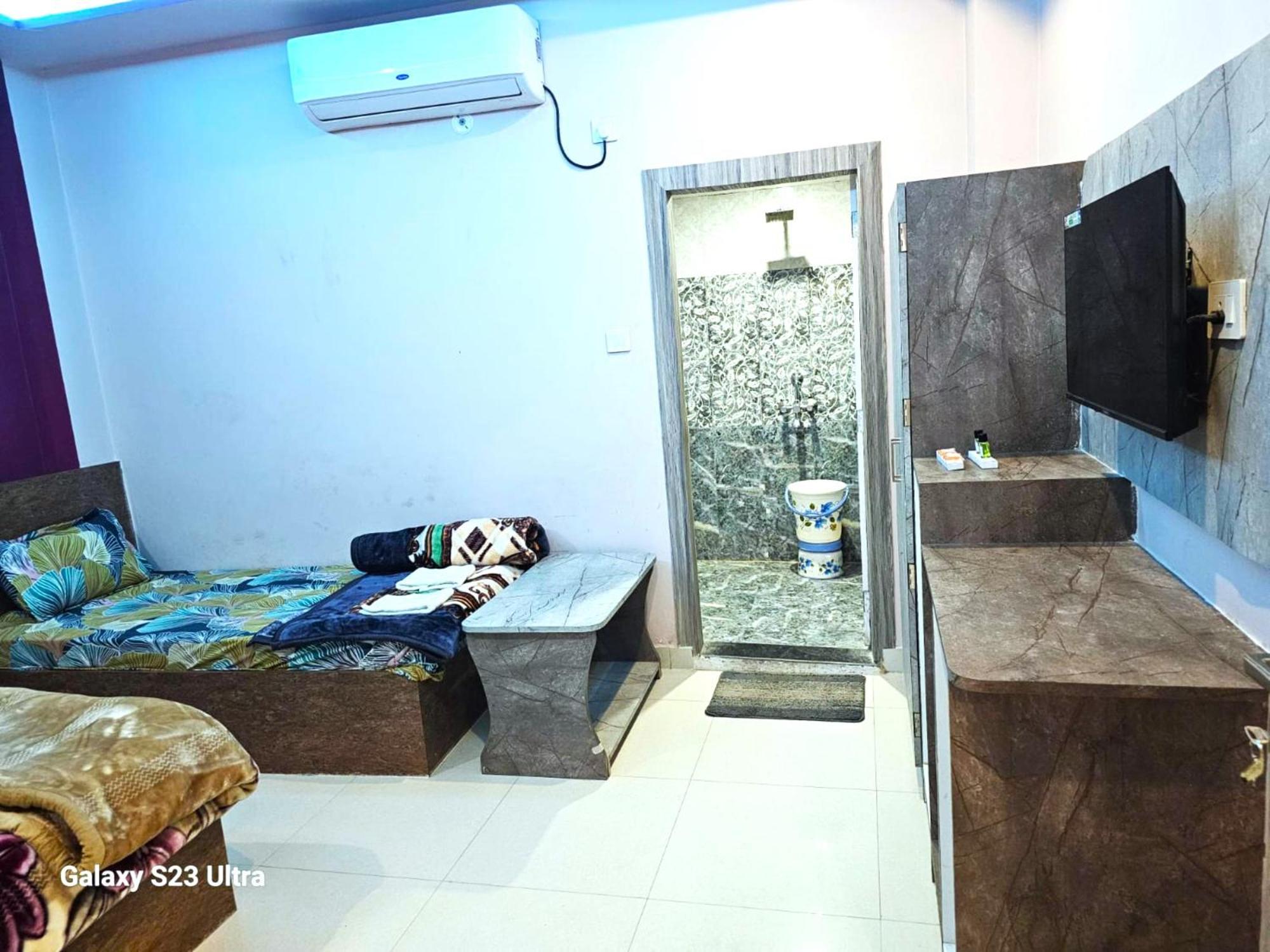 Hotel Kashi Inn Raj Ghat พาราณสี ภายนอก รูปภาพ
