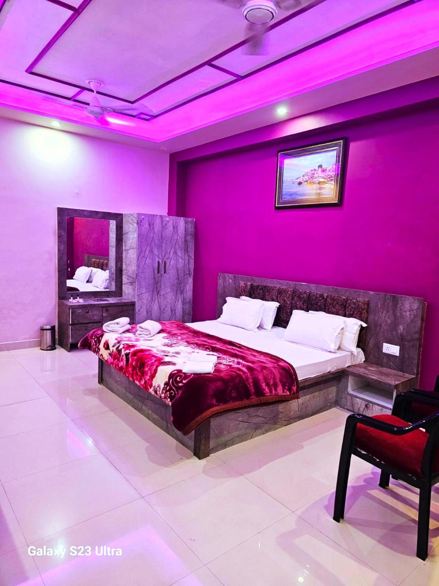 Hotel Kashi Inn Raj Ghat พาราณสี ภายนอก รูปภาพ