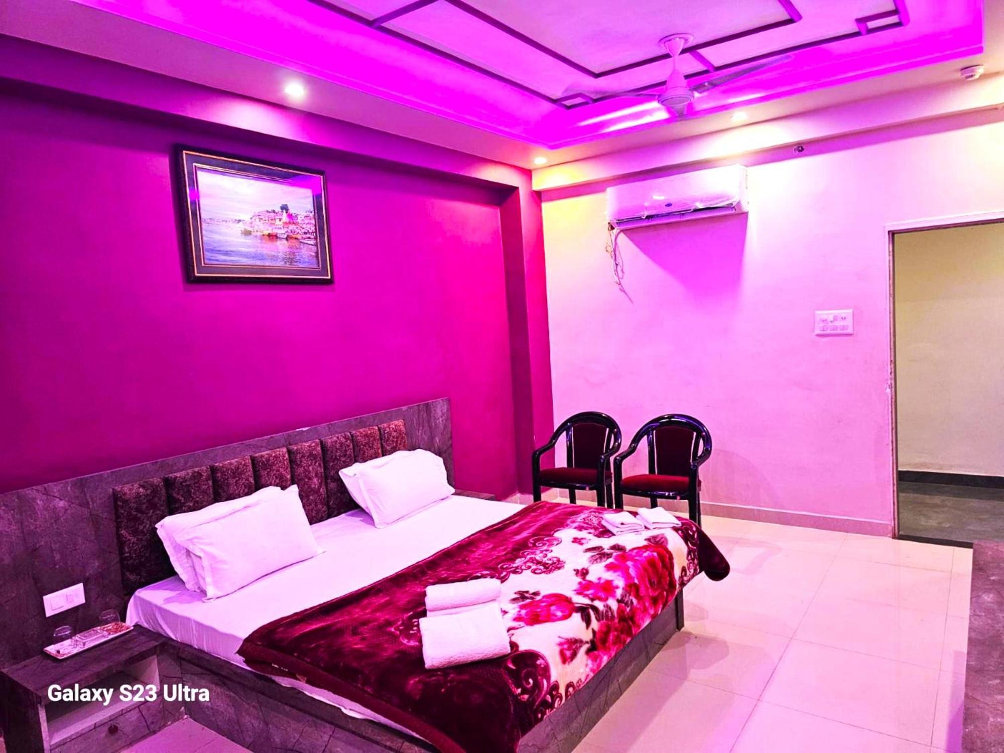 Hotel Kashi Inn Raj Ghat พาราณสี ภายนอก รูปภาพ