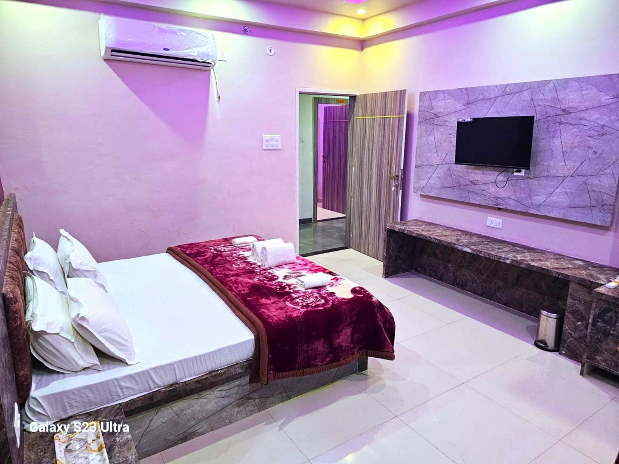 Hotel Kashi Inn Raj Ghat พาราณสี ภายนอก รูปภาพ
