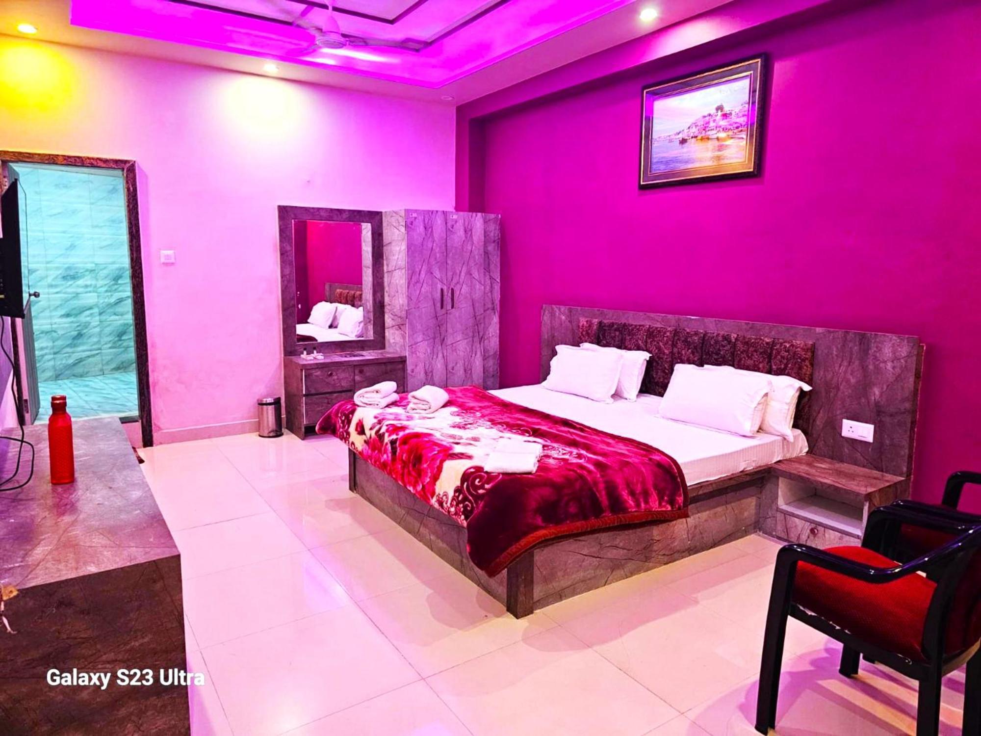 Hotel Kashi Inn Raj Ghat พาราณสี ภายนอก รูปภาพ